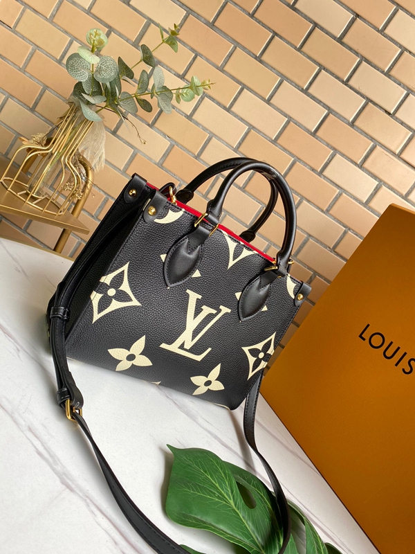 ルイヴィトンバッグ背面デザイン